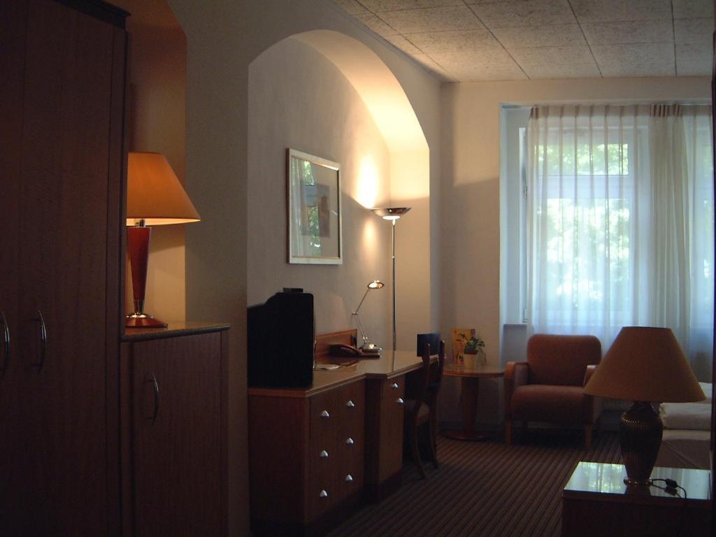 נאומבורג Hotel Restaurant Toscana Naumburg חדר תמונה