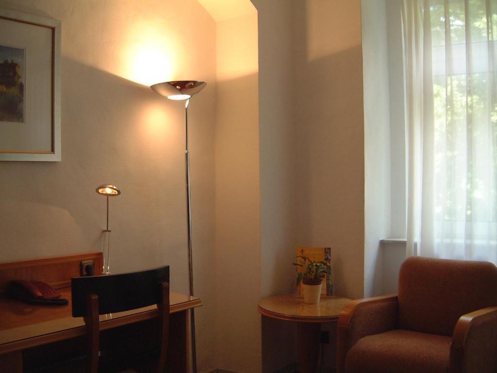 נאומבורג Hotel Restaurant Toscana Naumburg חדר תמונה