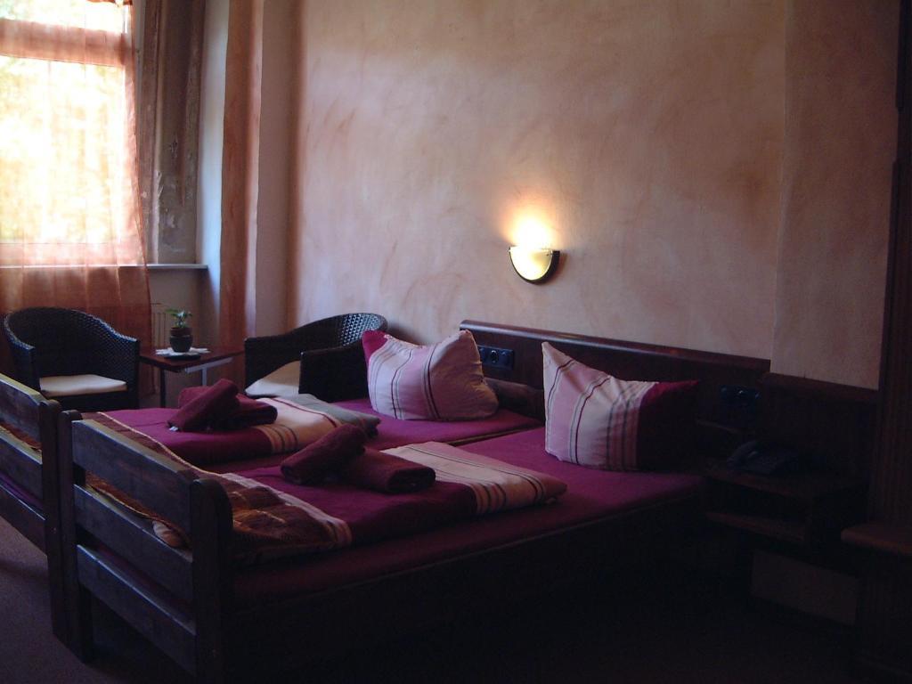 נאומבורג Hotel Restaurant Toscana Naumburg חדר תמונה